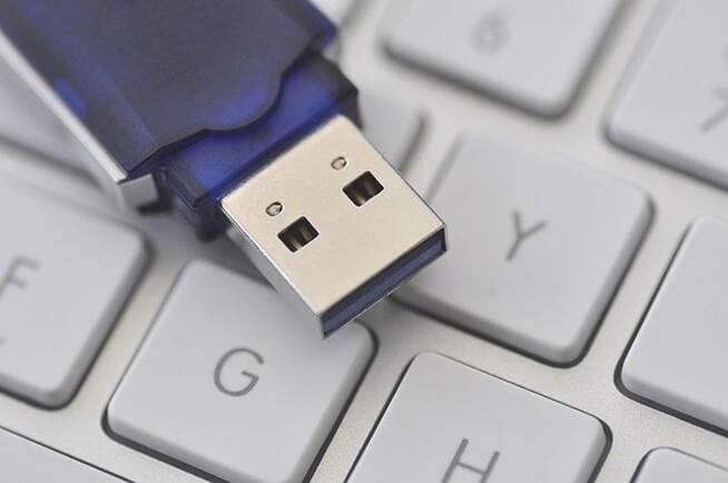 how to put photos on a flash drive mac