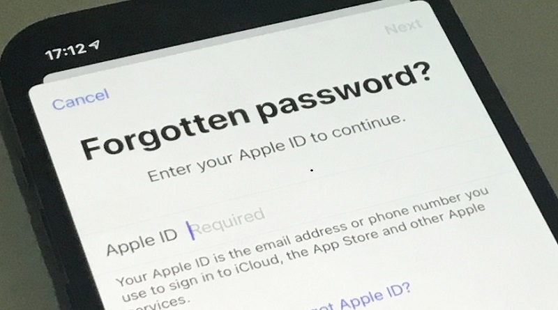 iCloud 계정 삭제를 위한 Apple ID 공식 웹사이트로 이동