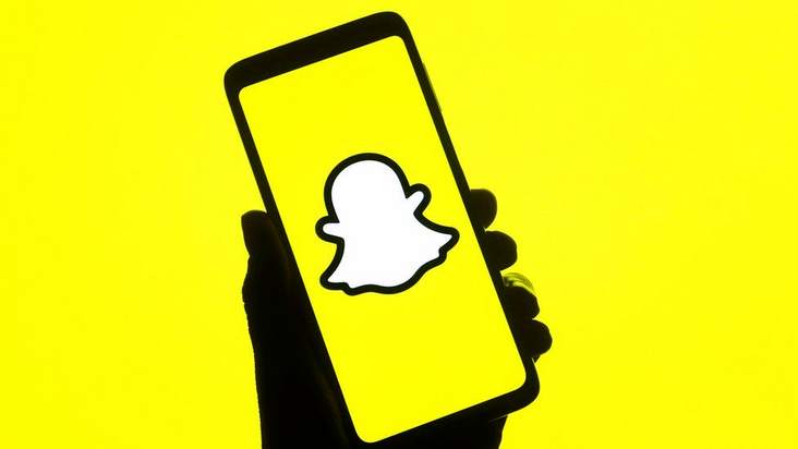 Reinstall Snapchat to Solve the Can't Refresh Problem